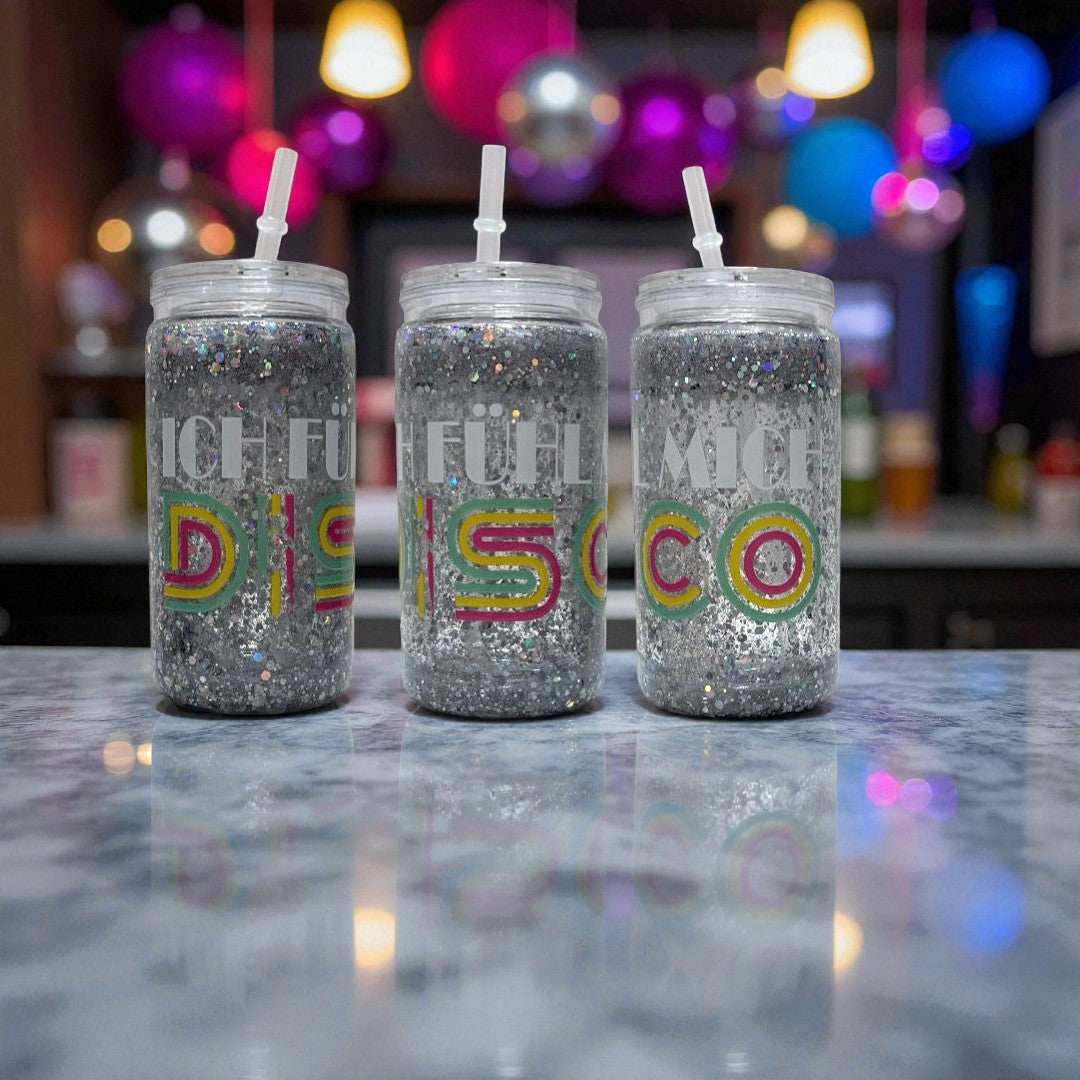 Snowglobe Cup Tumbler – „Ich fühl mich Disco“